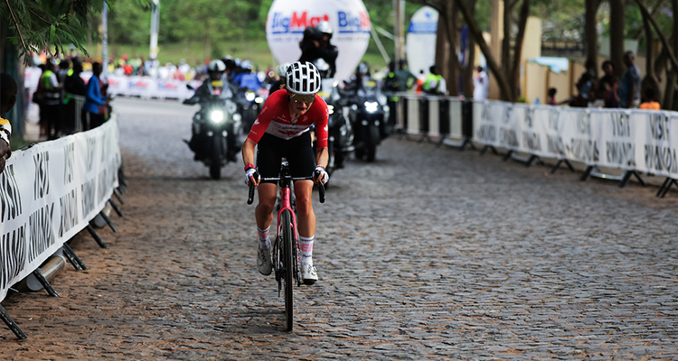 With about 20km left, Mavi García attacked on the penultimate ascent of Kigali Golf, drawing Magdeleine Vallieres Mill and Niamh Fisher-Black clear. Niedermaier clawed back while Riejanne Markus dangled just behind. Chabbey jumped from the chasers to try to bridge but hovered at 20 seconds as the leaders hesitated. Sensing vulnerability and knowing she could not beat Fisher-Black in a sprint, Vallieres Mill chose her moment perfectly. With only two kilometres to go, on the final ascent of the cobbled Kimihurura, she attacked hard. The gap opened instantly and Mavi García and Fisher-Black were left chasing shadows. A historic finish for Magdeleine Vallieres