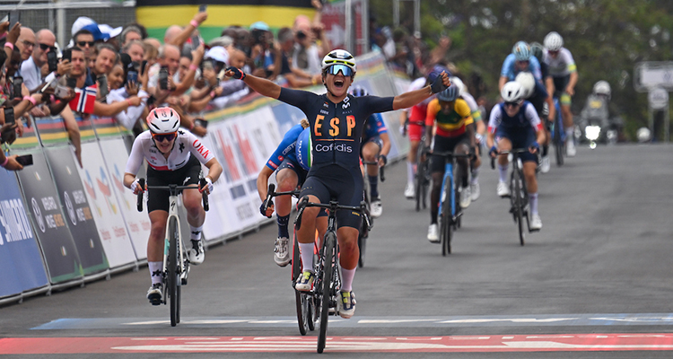 Paula Ostiz Taco beats beats Anja Grossman, Chantal Pelogo and Sidney Swierenga to become Women Junior World Champion in Kigali.
